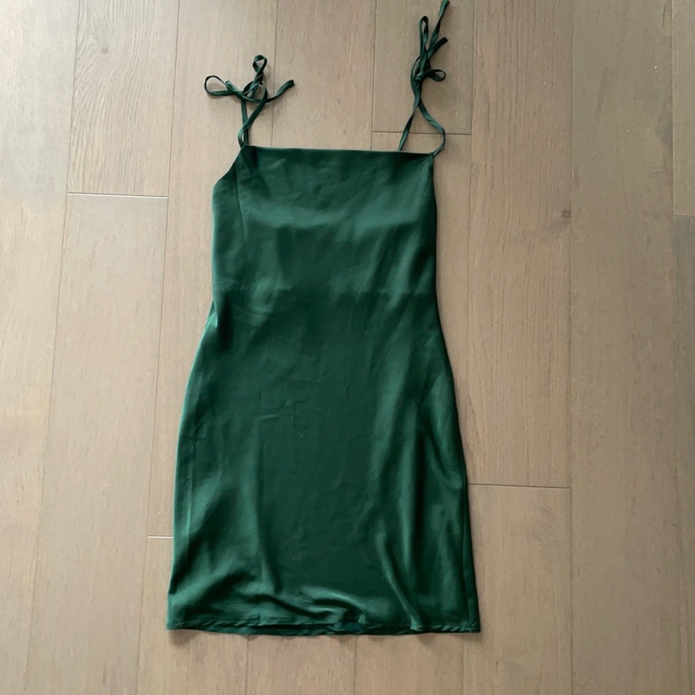 GORGEOUS SILKY TIE SHOULDER COWL GREEN MINI DRESS